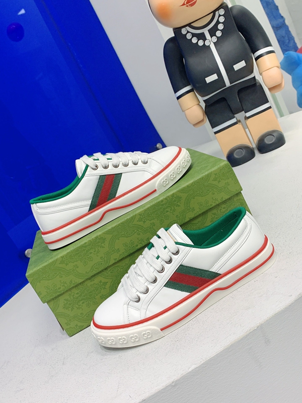グッチ靴素材ディテール